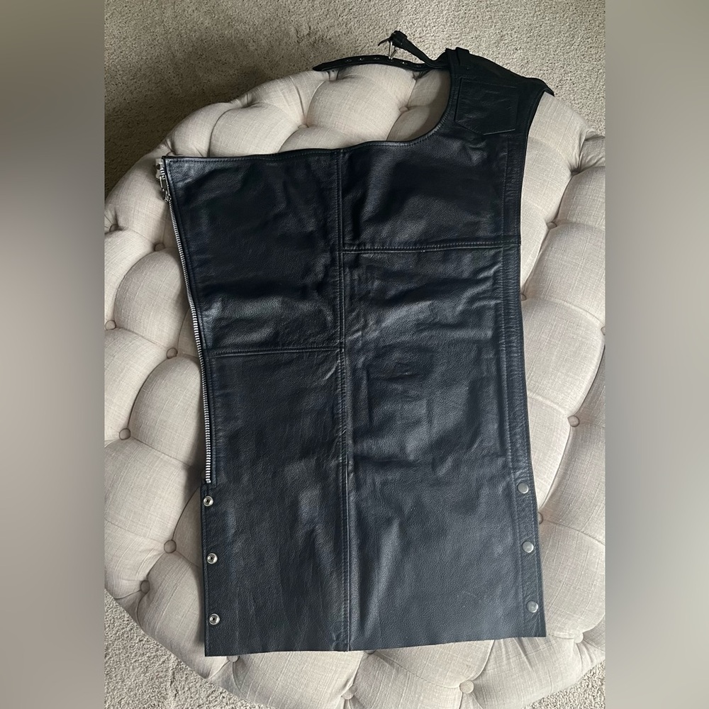 Women’s Motorcycle Leathers - Picture 6 of 7